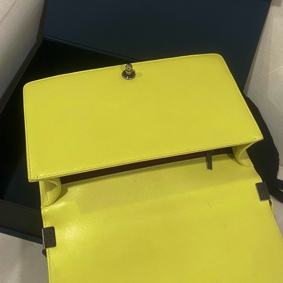 ๐๐Chanel chevron Yellow New medium Boy Bag - Picture 8 of 9